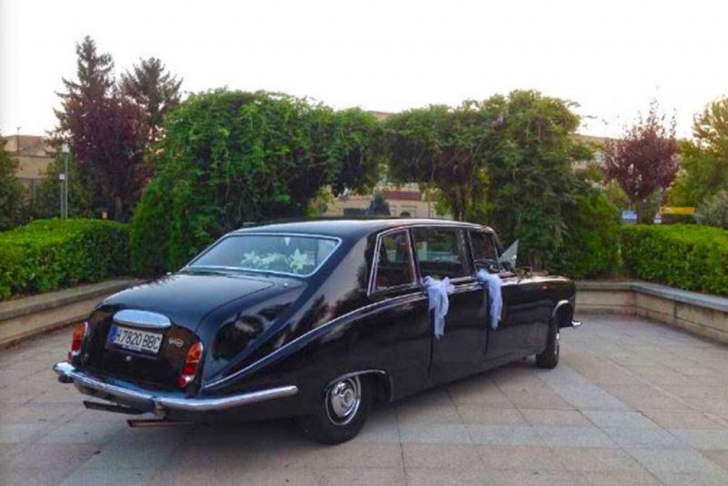 Daimler Limousine DS420 negro